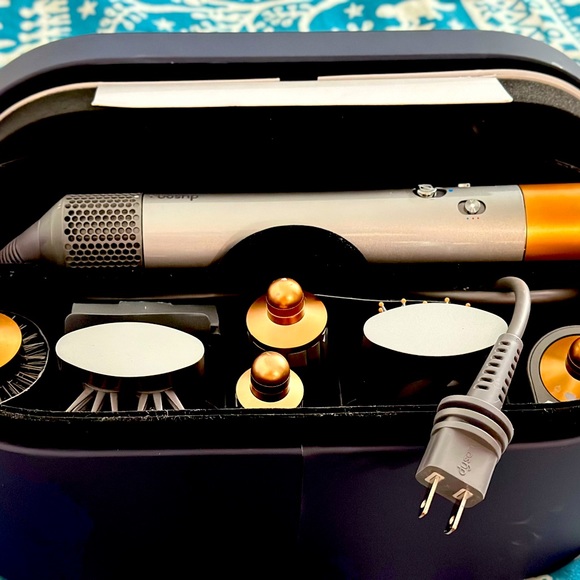 Dyson air wrap - Picture 2 of 2